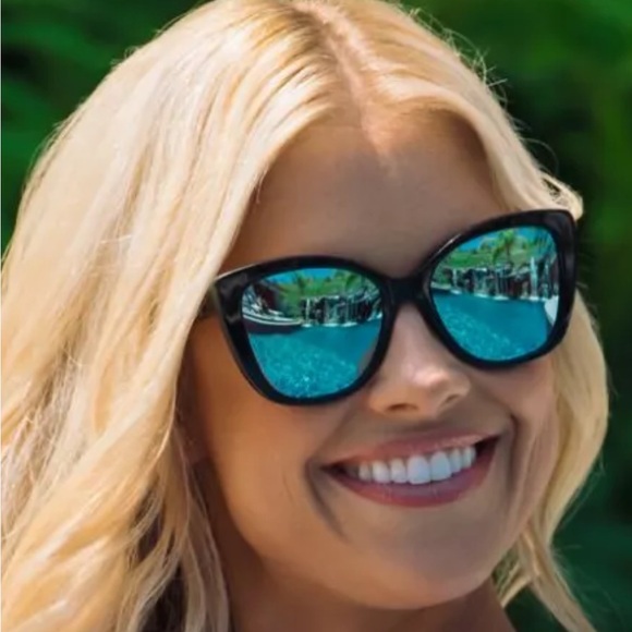 Diff Christina El Moussa Ruby Sunglasses - Picture 2 of 9